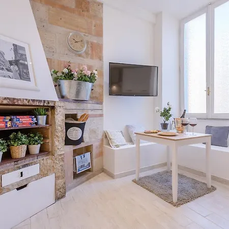 Townhouse By The Spanish Steps Rome Room photo