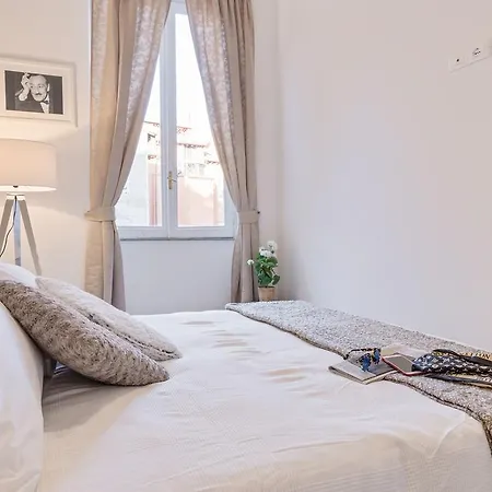 Townhouse By The Spanish Steps Rome Room photo