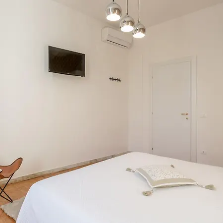 Townhouse By The Spanish Steps Rome Room photo
