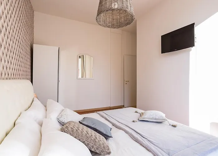Townhouse By The Spanish Steps