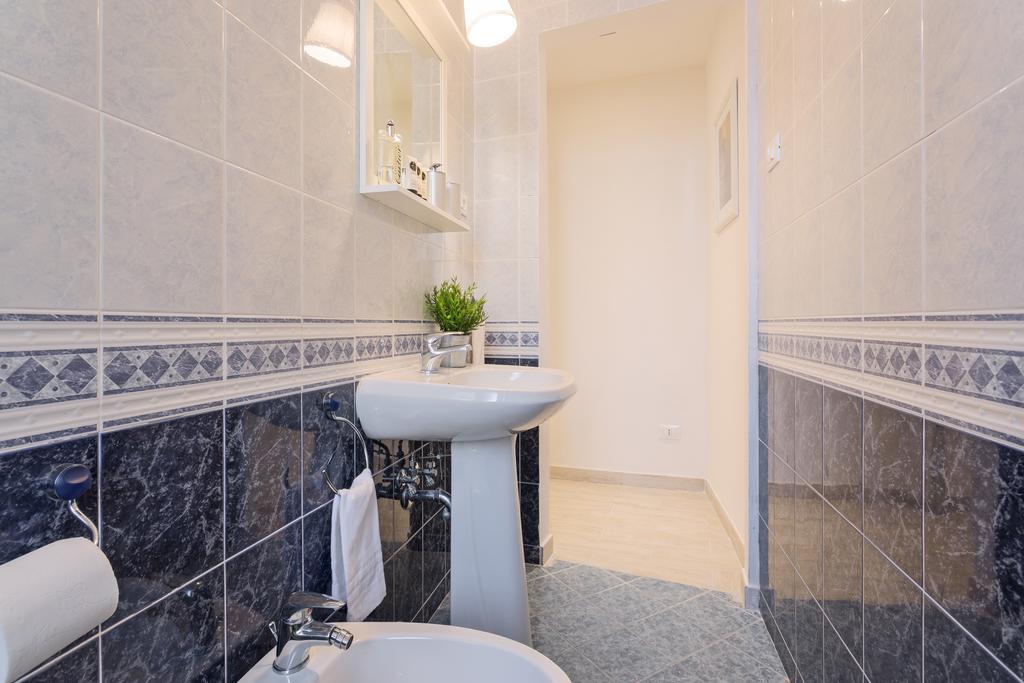 Townhouse By The Spanish Steps Apartment *