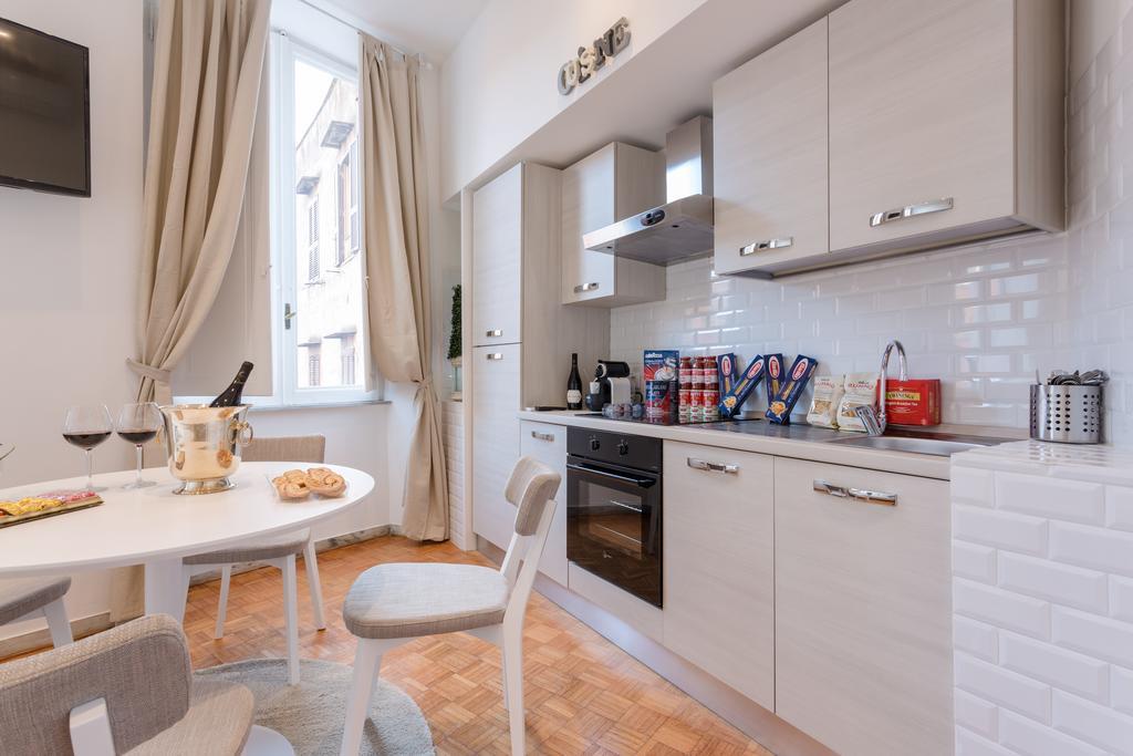 Apartment Townhouse By The Spanish Steps