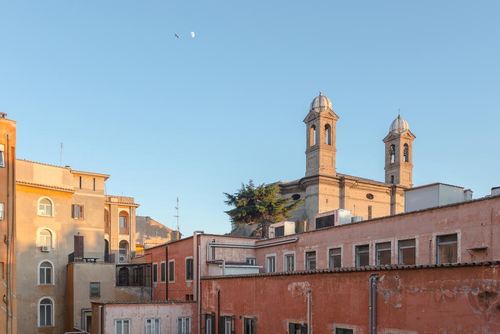 Townhouse By The Spanish Steps Apartment *
