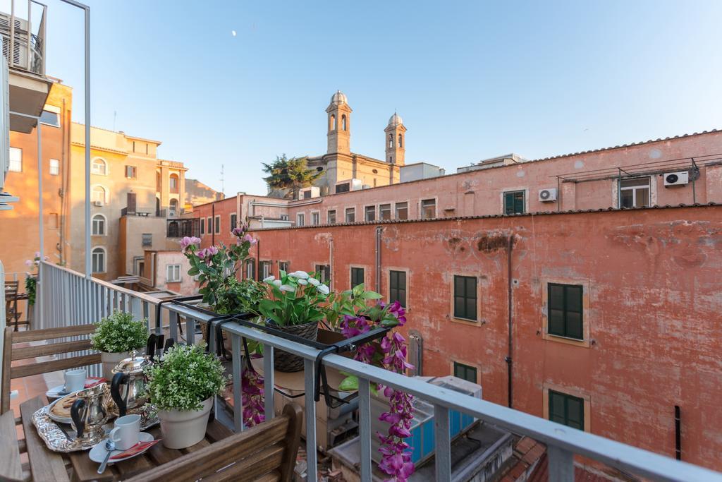 Apartment Townhouse By The Spanish Steps